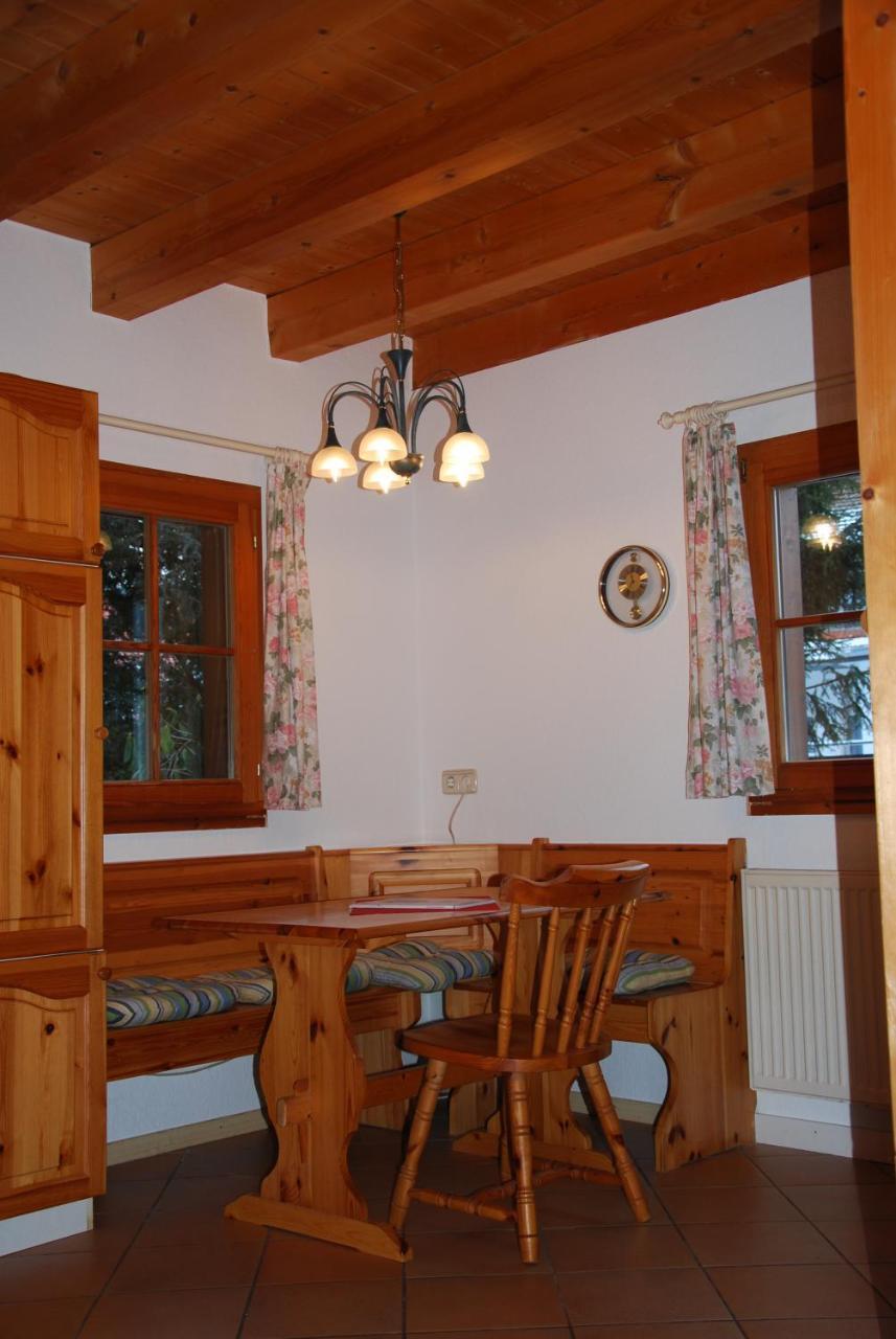 Landgasthof Zum Dorfkrug Haeusern Exterior photo